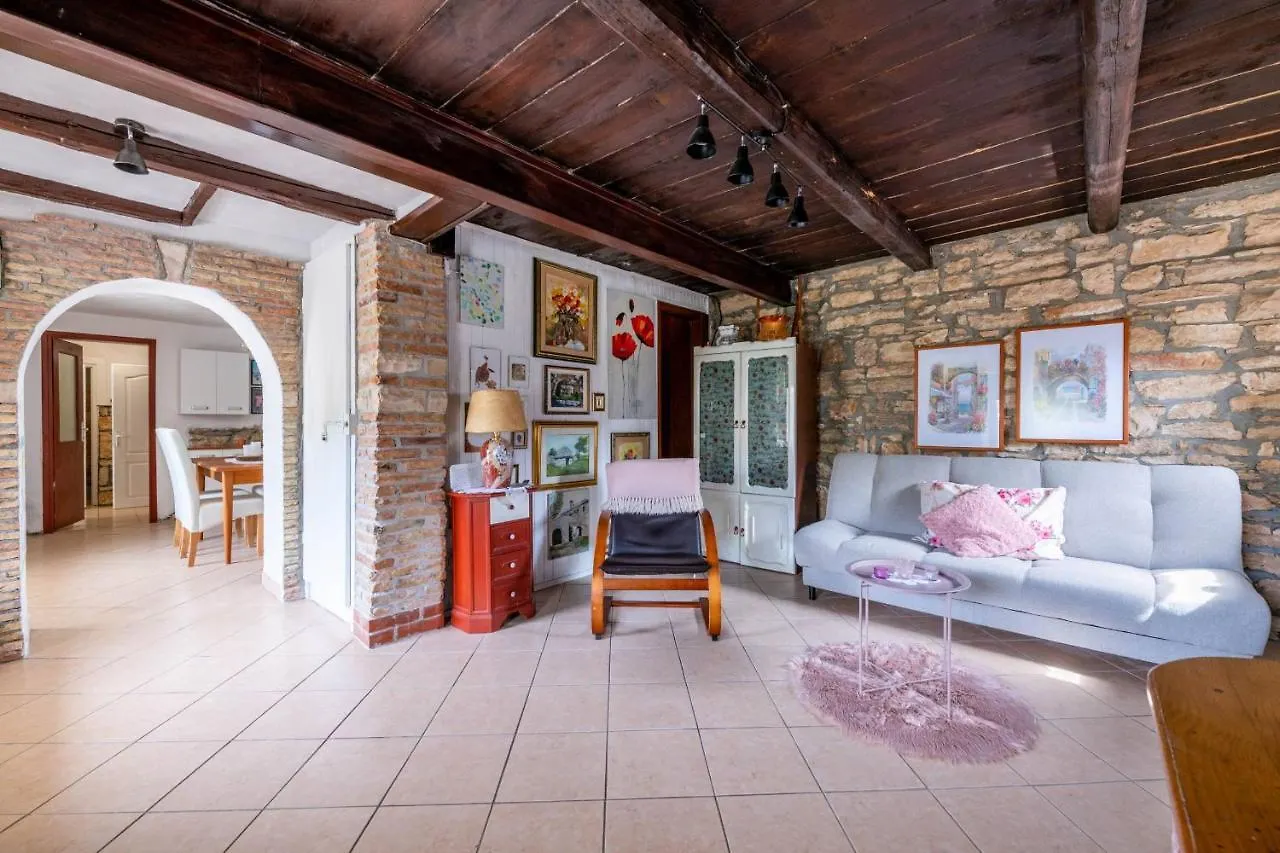 Holiday House Ruba Marcana